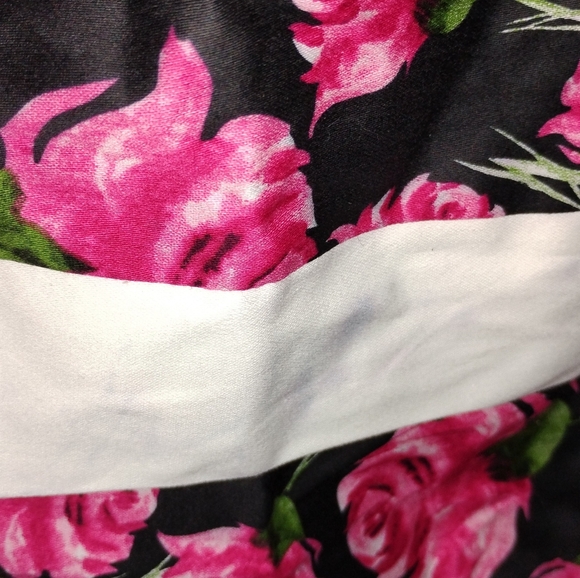 RETRO ROSES DRESS - Picture 5 of 13